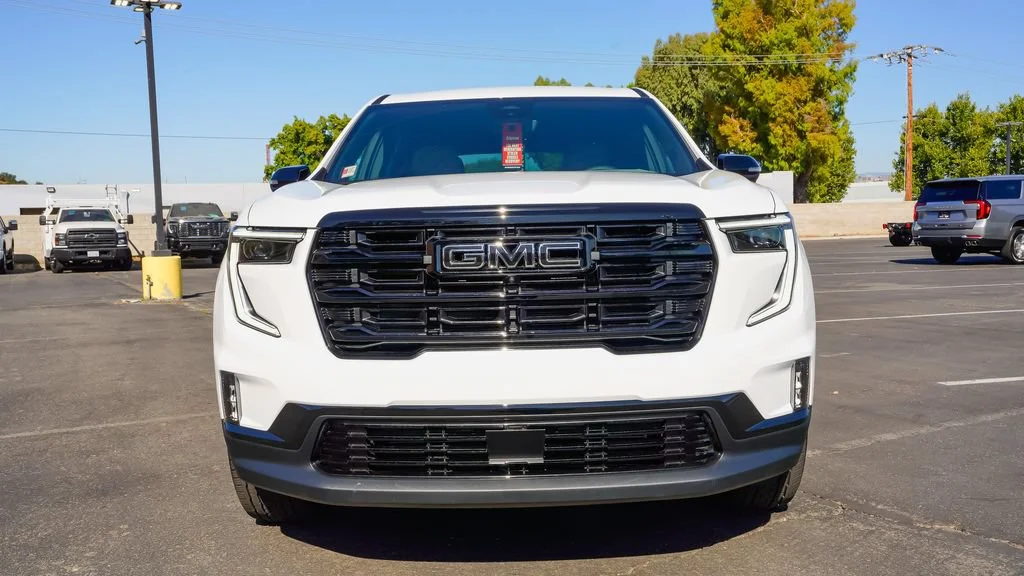 New 2026 Summit White GMC Elevation image 4