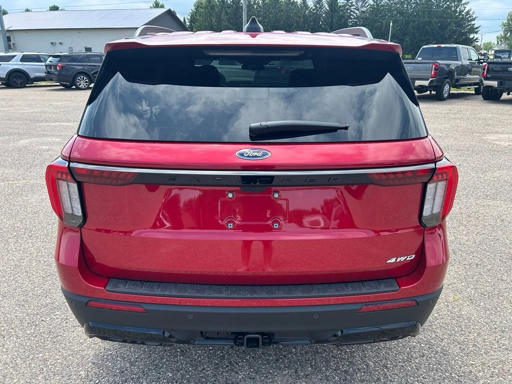 New 2026 Rapid Red Metallic Tinted Clearcoat Ford ST-Line image 6