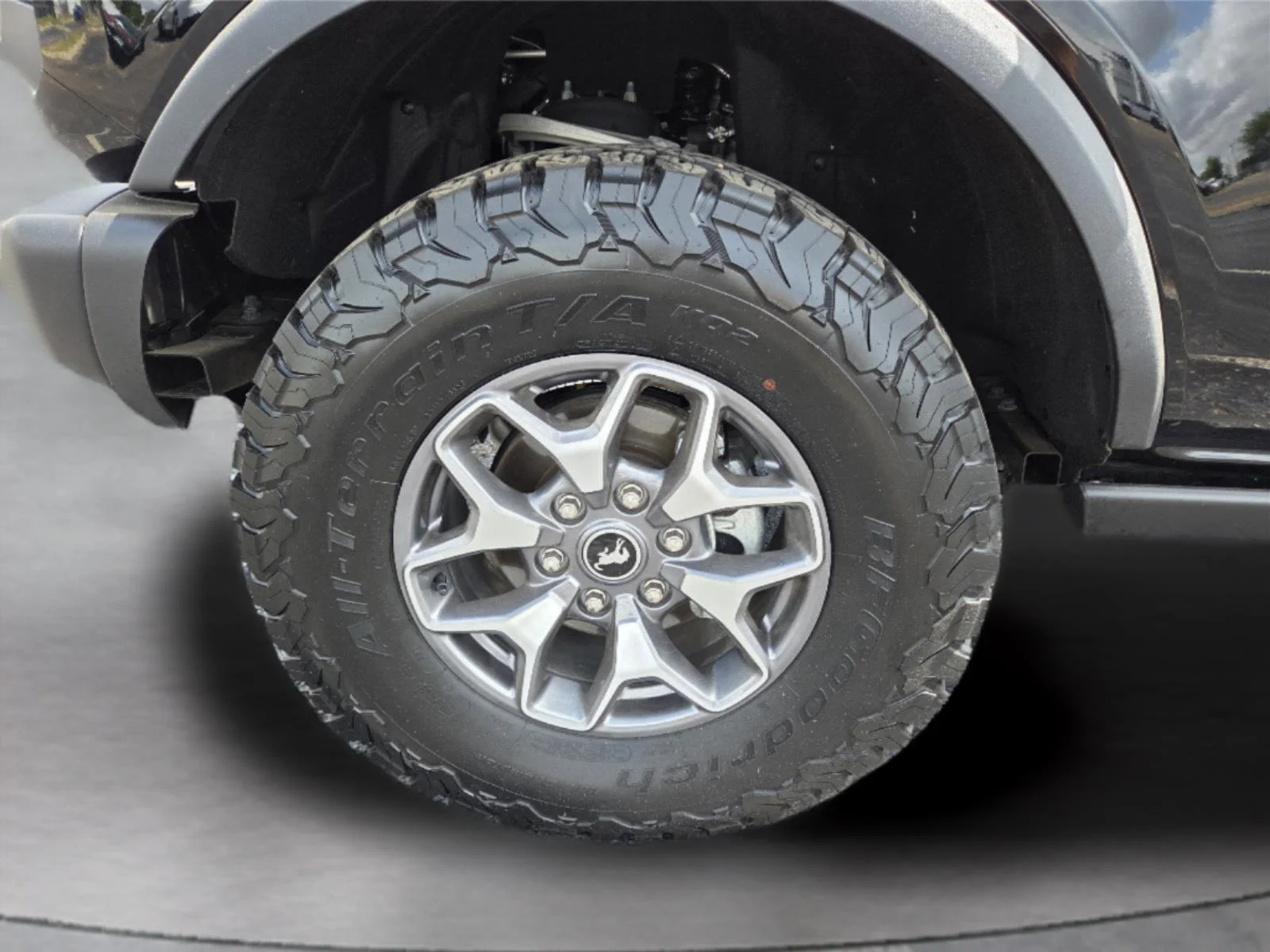 Used 2025 Shadow Black Ford Badlands image 35