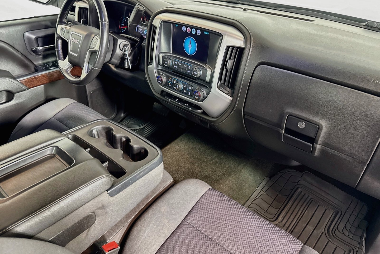Used 2018 Quicksilver Metallic GMC SLE image 27