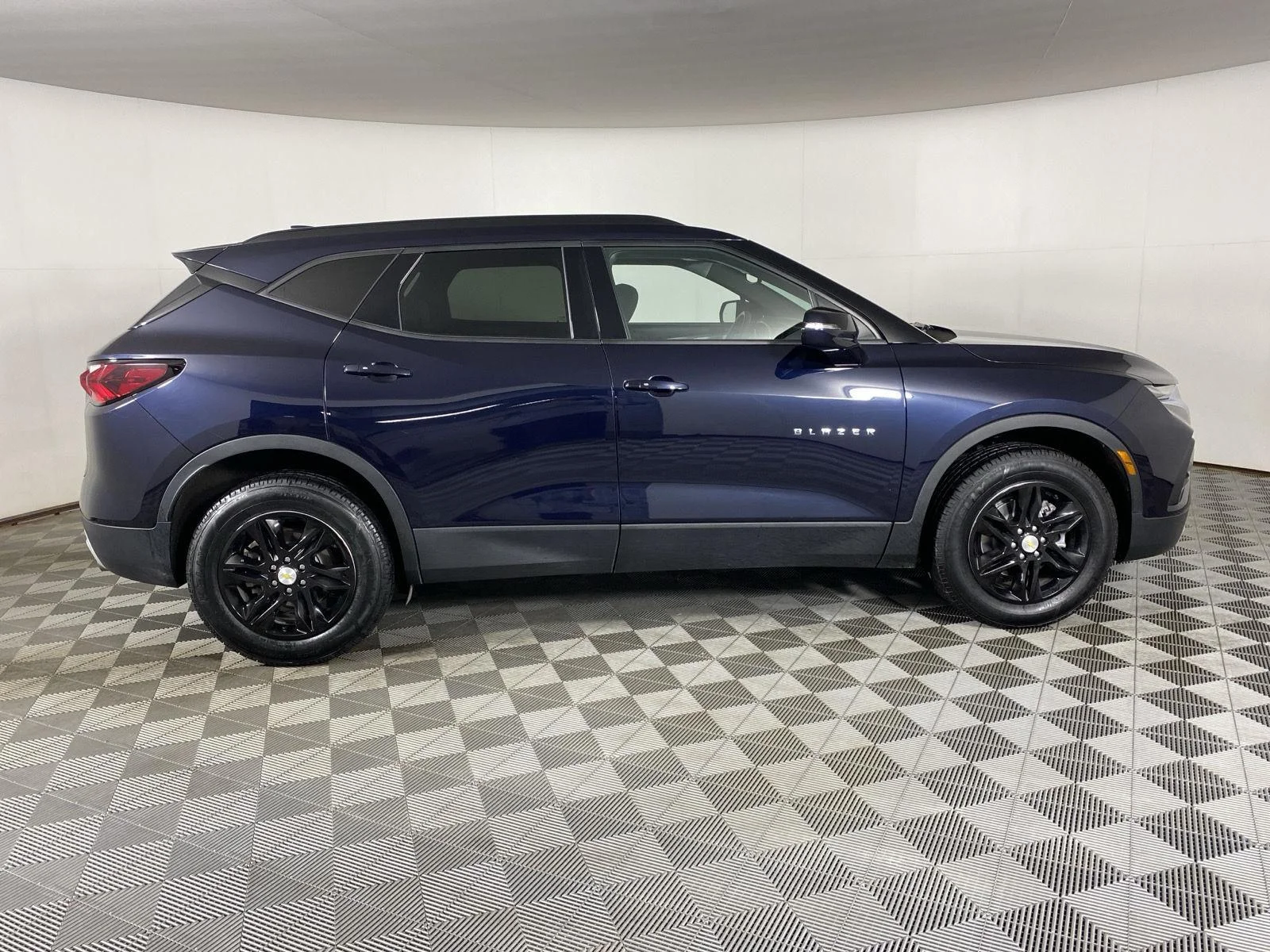 Used 2021 Midnight Blue Metallic Chevrolet LT image 17