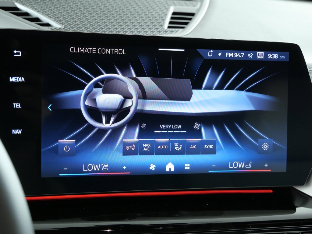 New 2027 Black Sapphire Metallic BMW xDrive28i image 43