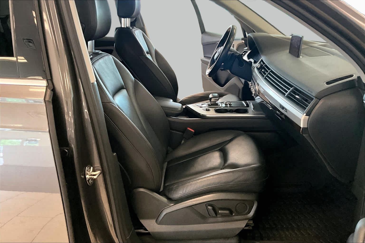 Used 2019 Samurai Gray Metallic Audi Premium image 8