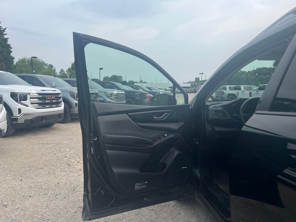 Used 2023 Crystal Black Silica Subaru Onyx Edition image 19