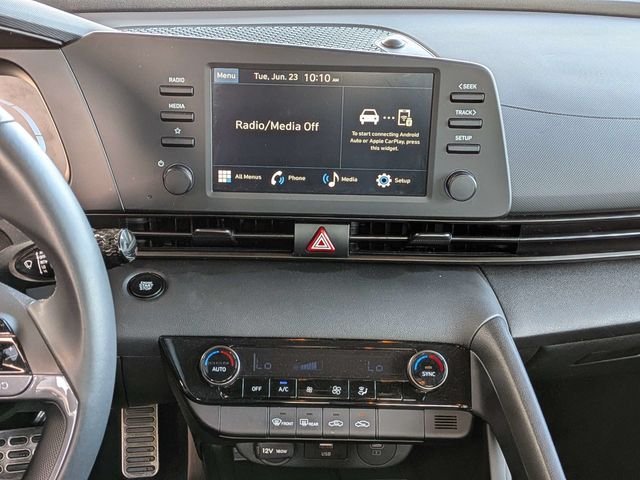 Used 2025 White Hyundai SEL Sport image 14