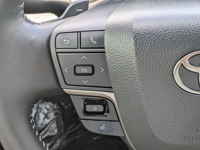 Used 2019 White Ford King Ranch image 25