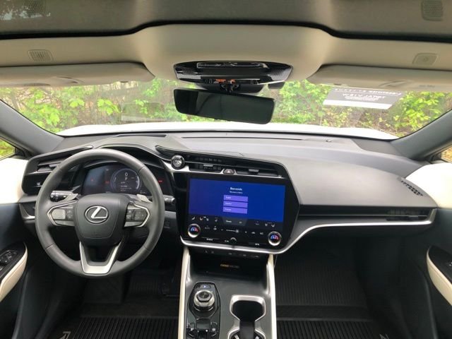 Used 2023 White Lexus 450e Premium image 21