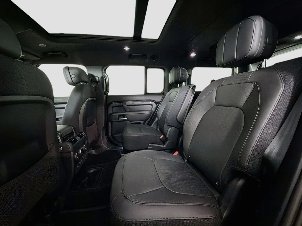 New 2026 Santorini Black Land Rover V8 image 26