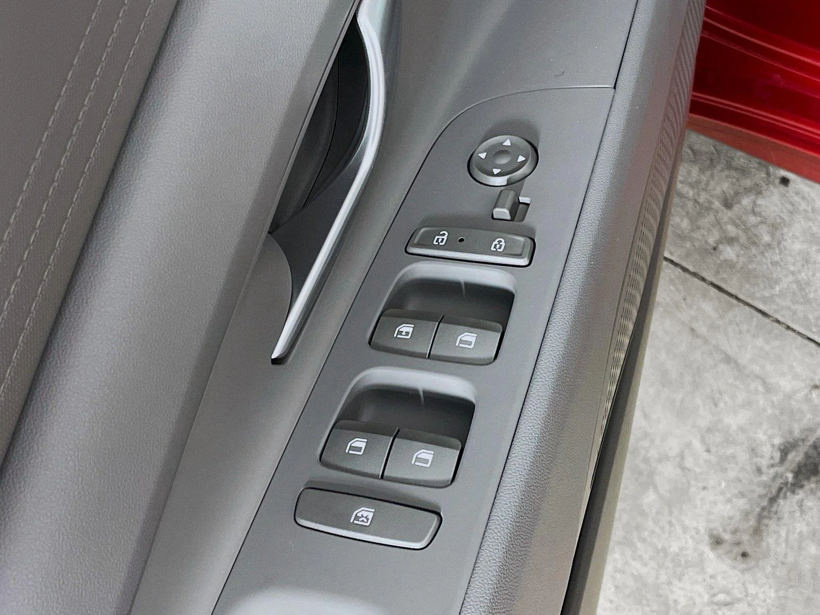 Used 2025 Ultimate Red Hyundai SE image 18