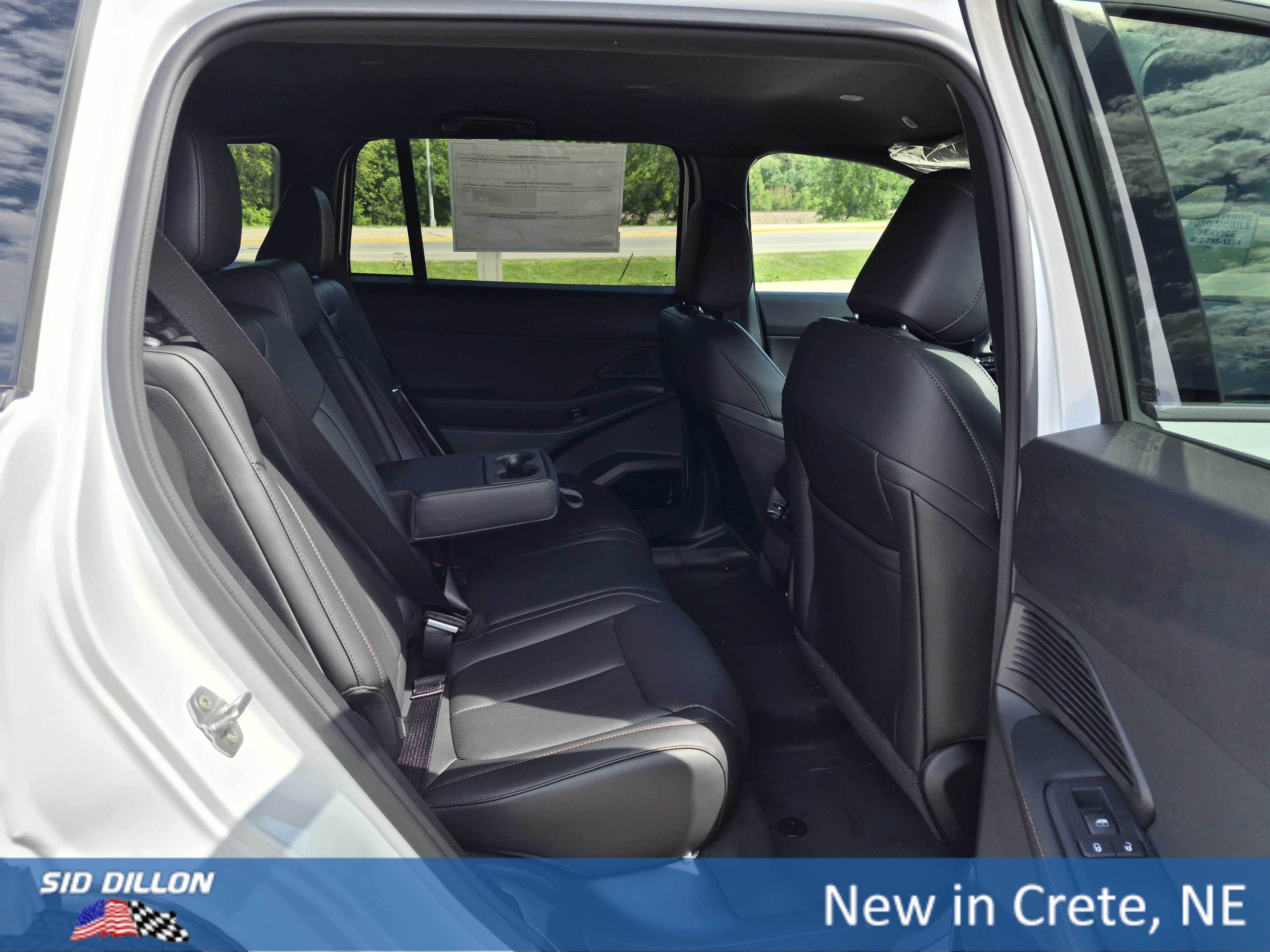 New 2026 Bright White Clear-Coat Exterior Paint Jeep Laredo image 5