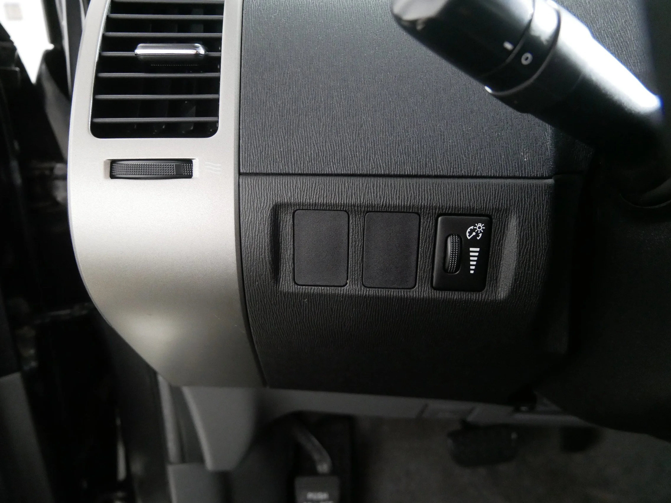 Used 2009 Magnetic Gray Metallic Toyota  image 26