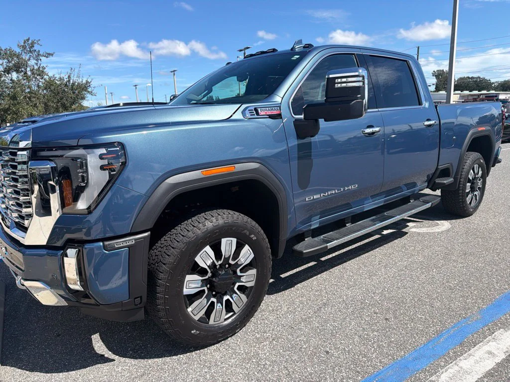 Used 2025 Blue GMC Denali image 7