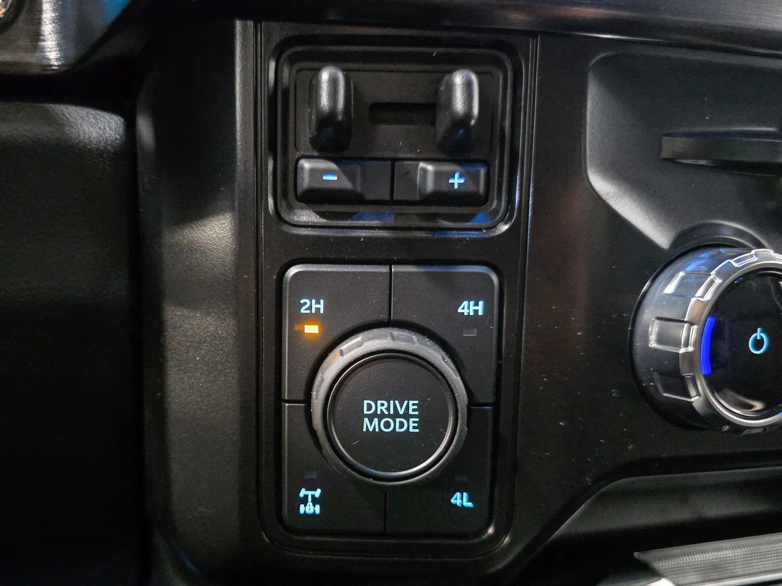 2025 Ford F-350 Super Duty Lariat - Photo 27