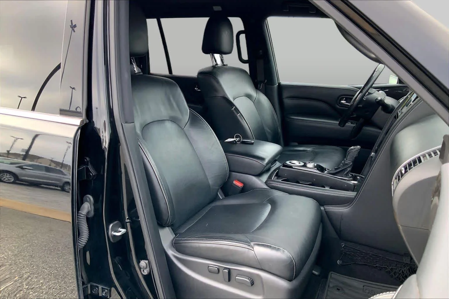 Used 2020 Black Obsidian INFINITI LUXE image 9