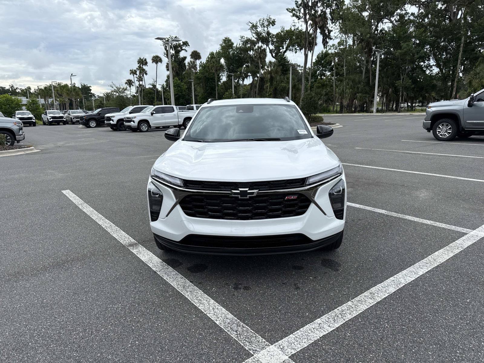 New 2026 Summit White Chevrolet 2RS image 8