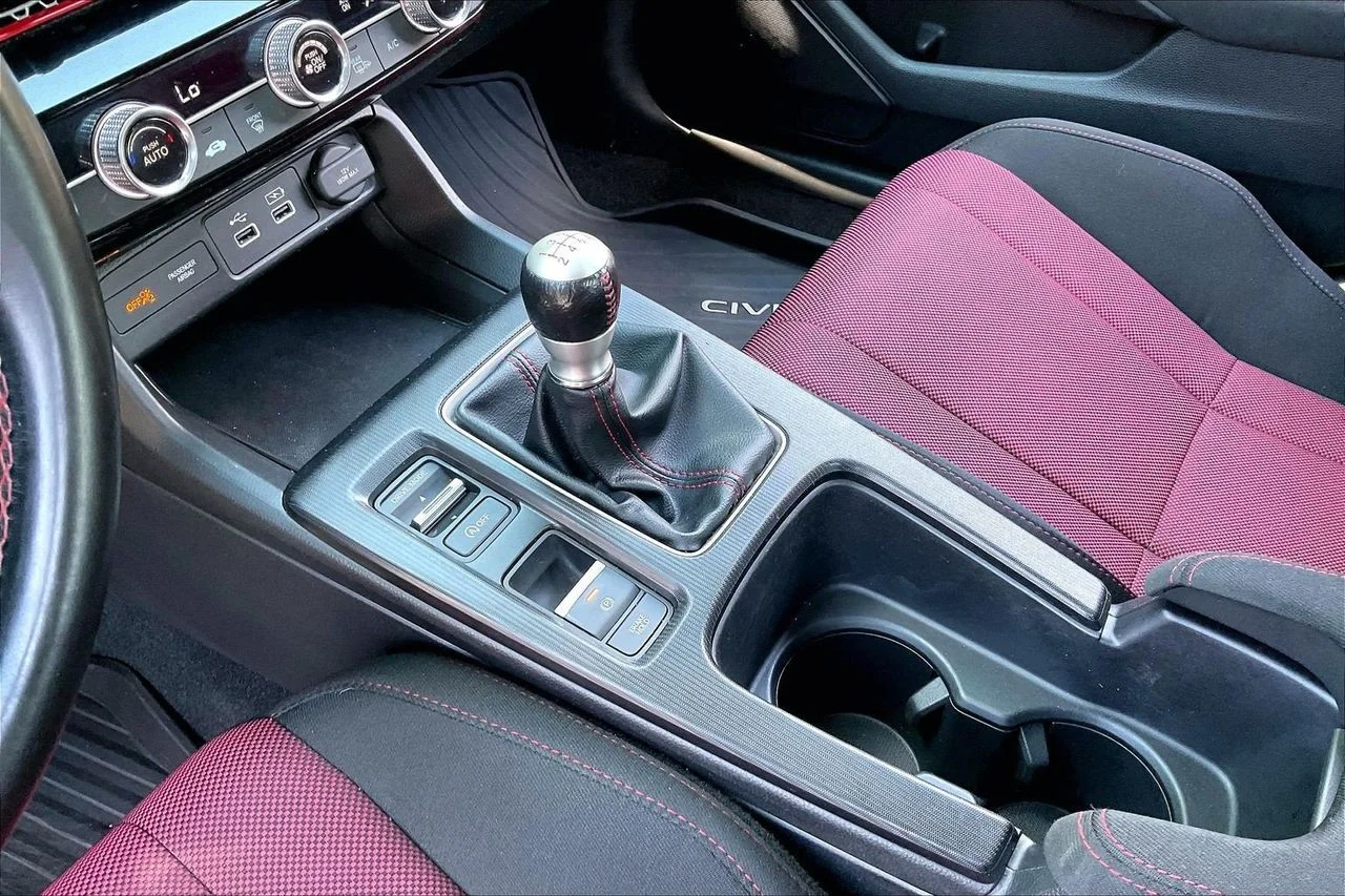 Certified Used 2022  Honda Si image 29