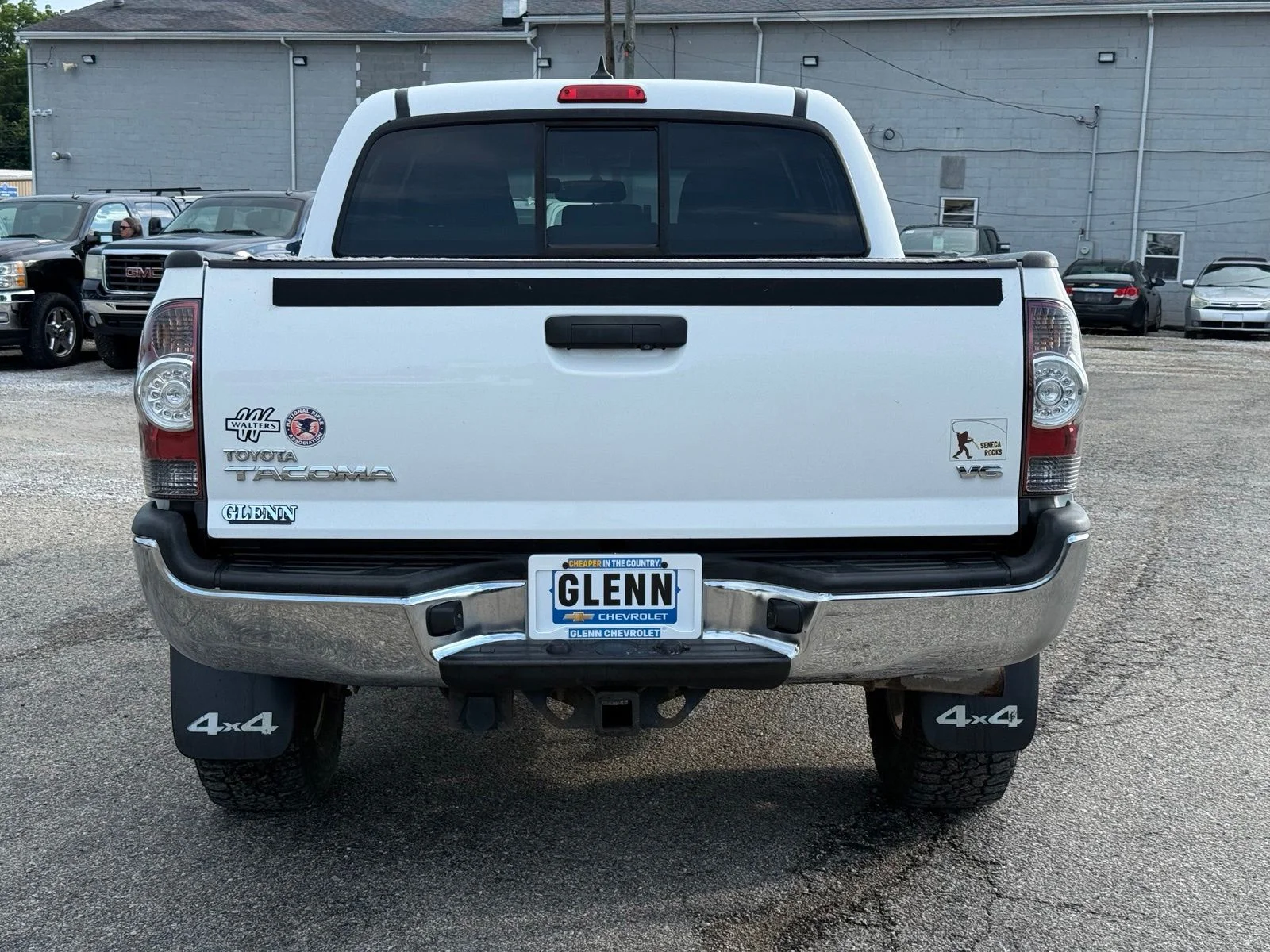 Used 2012 White Toyota Base image 9