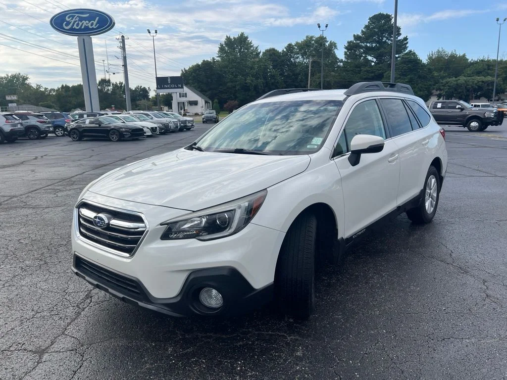 Used 2018 White Subaru 2.5i Premium image 5