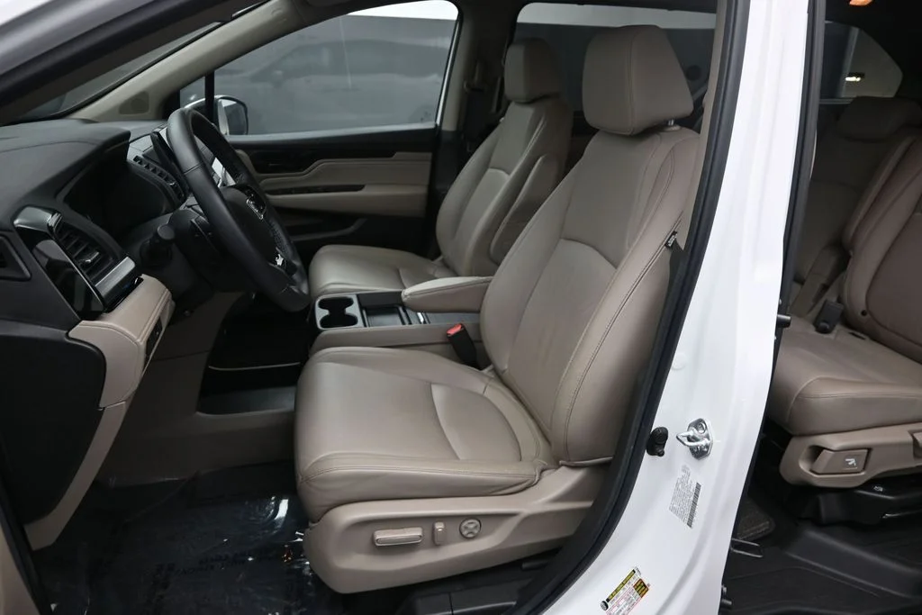 Used 2023  Honda Touring image 15