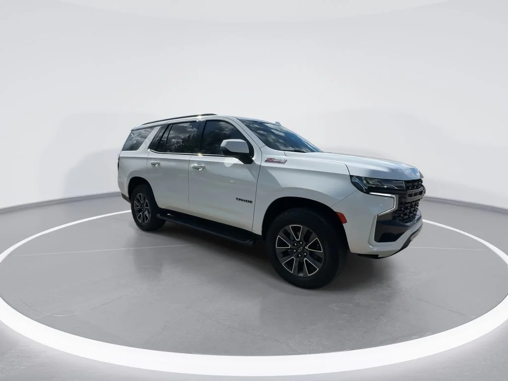 Used 2023 White Chevrolet Z71 image 2