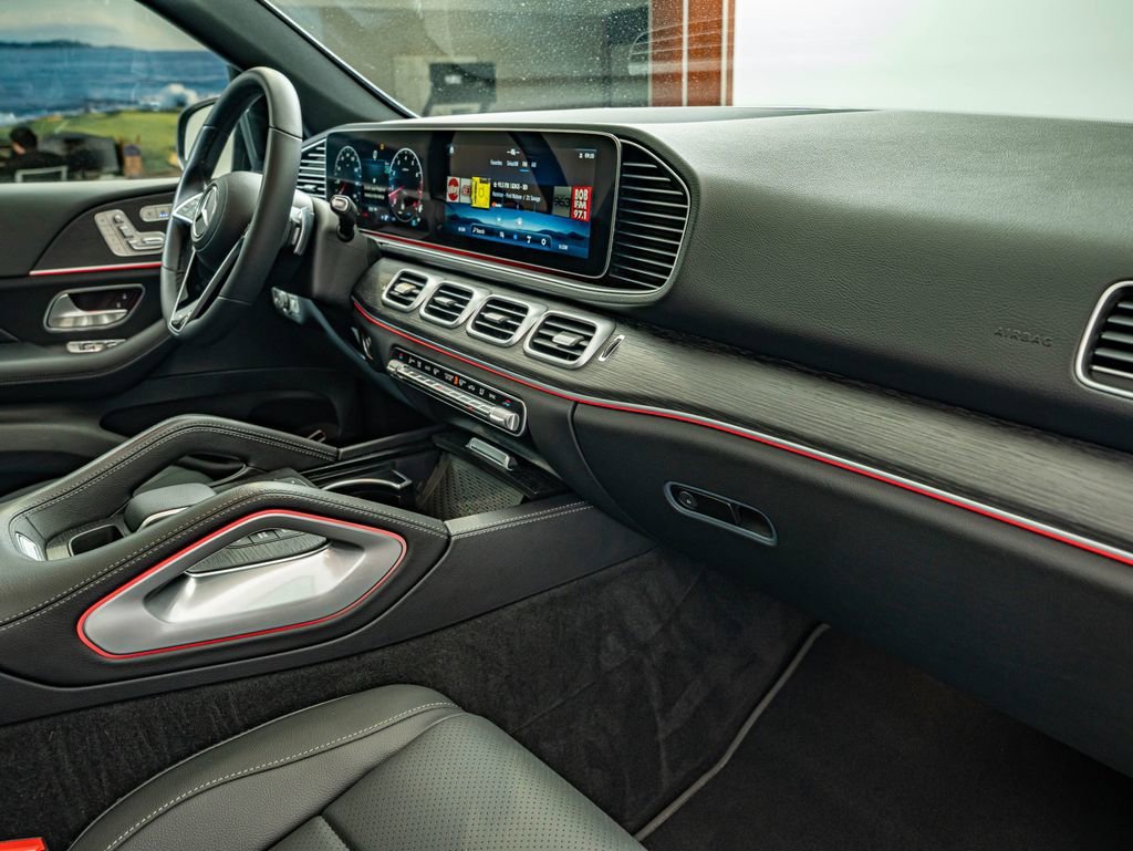 Used 2025 Obsidian Black Metallic Mercedes-Benz GLE 350 image 37