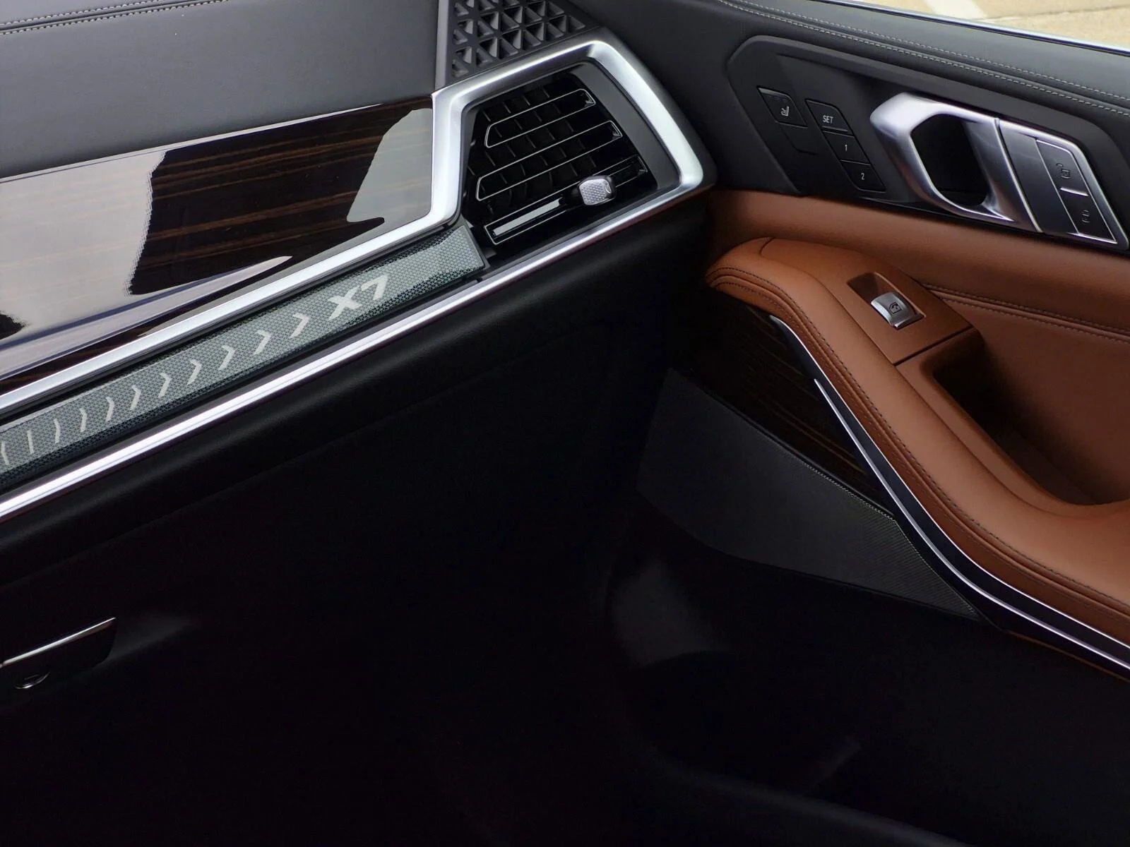 New 2026 Aventurin Red Metallic BMW xDrive40i image 44