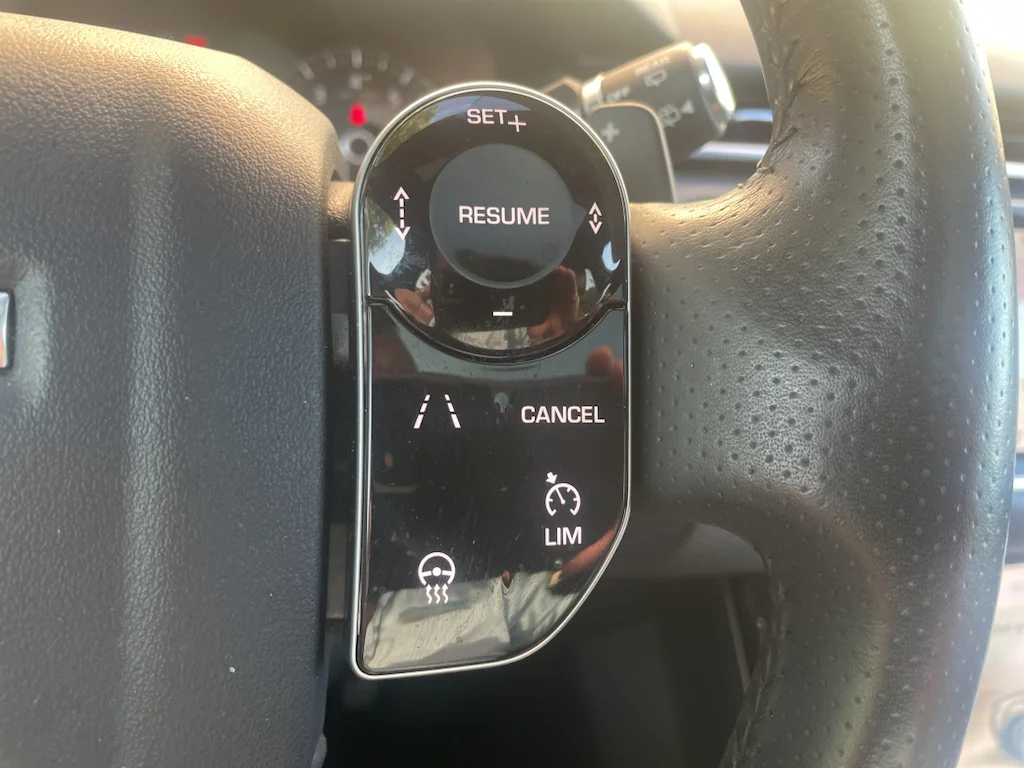 Used 2020 Fuji White Land Rover S image 12
