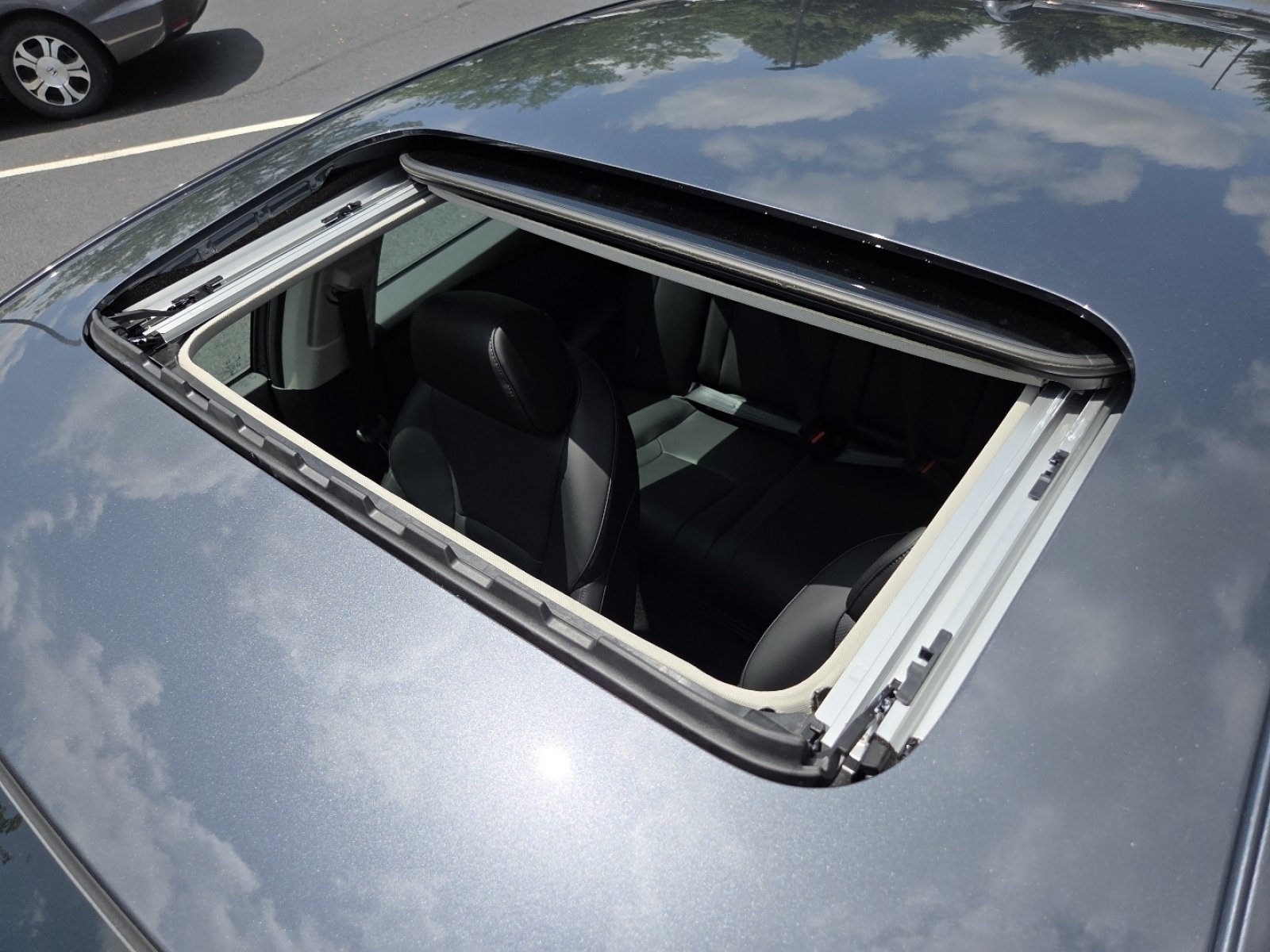 New 2026 Meteorite Gray Metallic Honda Touring image 3