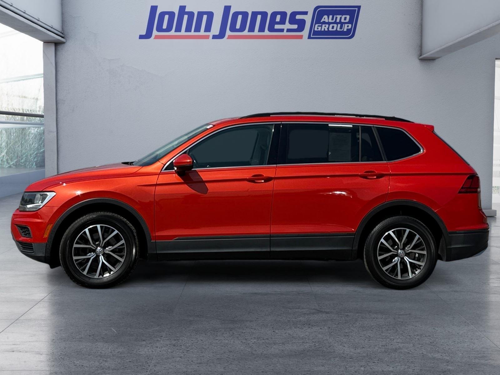 Used 2019 Volkswagen Tiguan SE with VIN 3VV2B7AX8KM013927 for sale in Corydon, IN