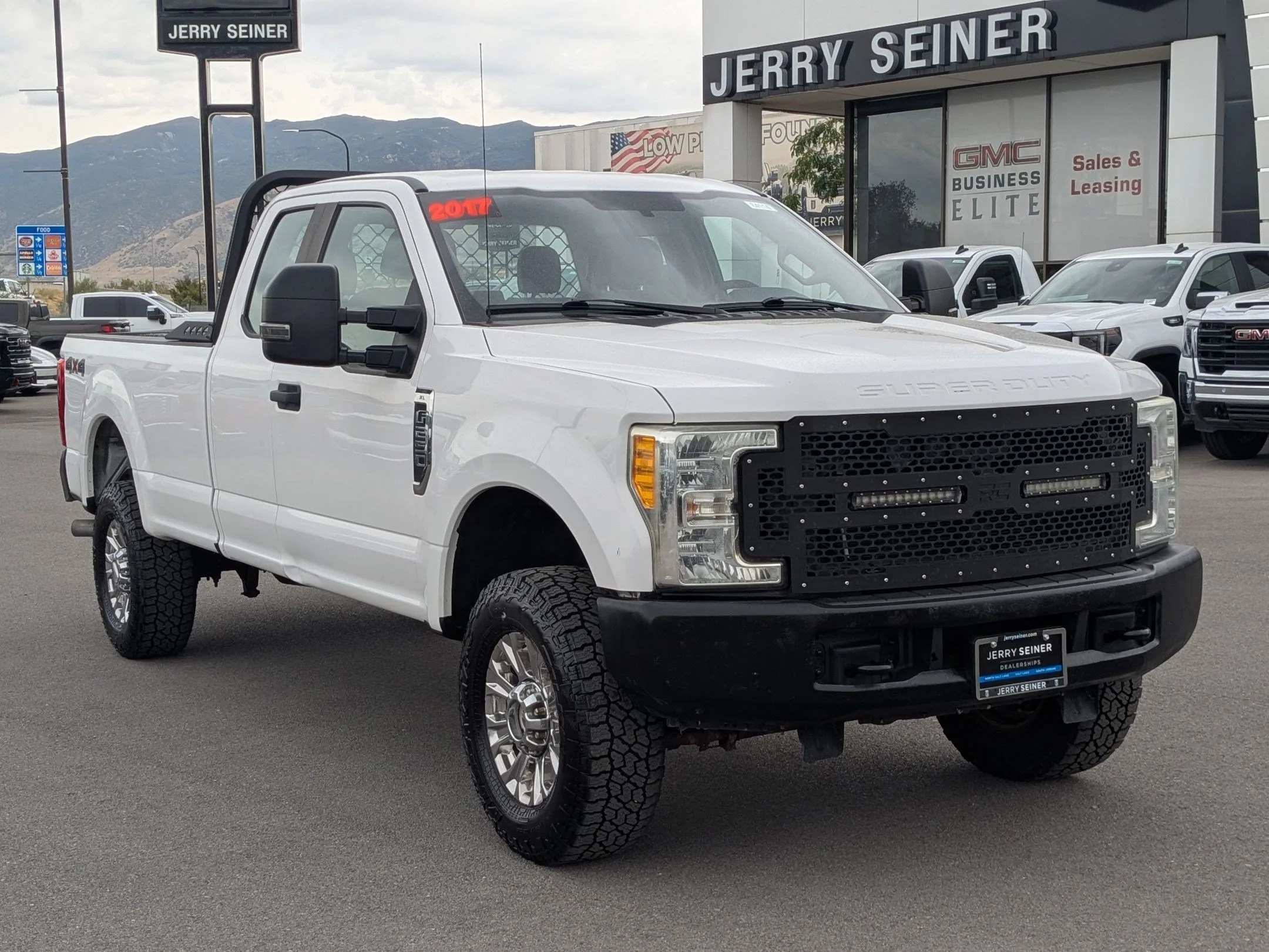 Used 2017 Oxford White Ford XL image 7