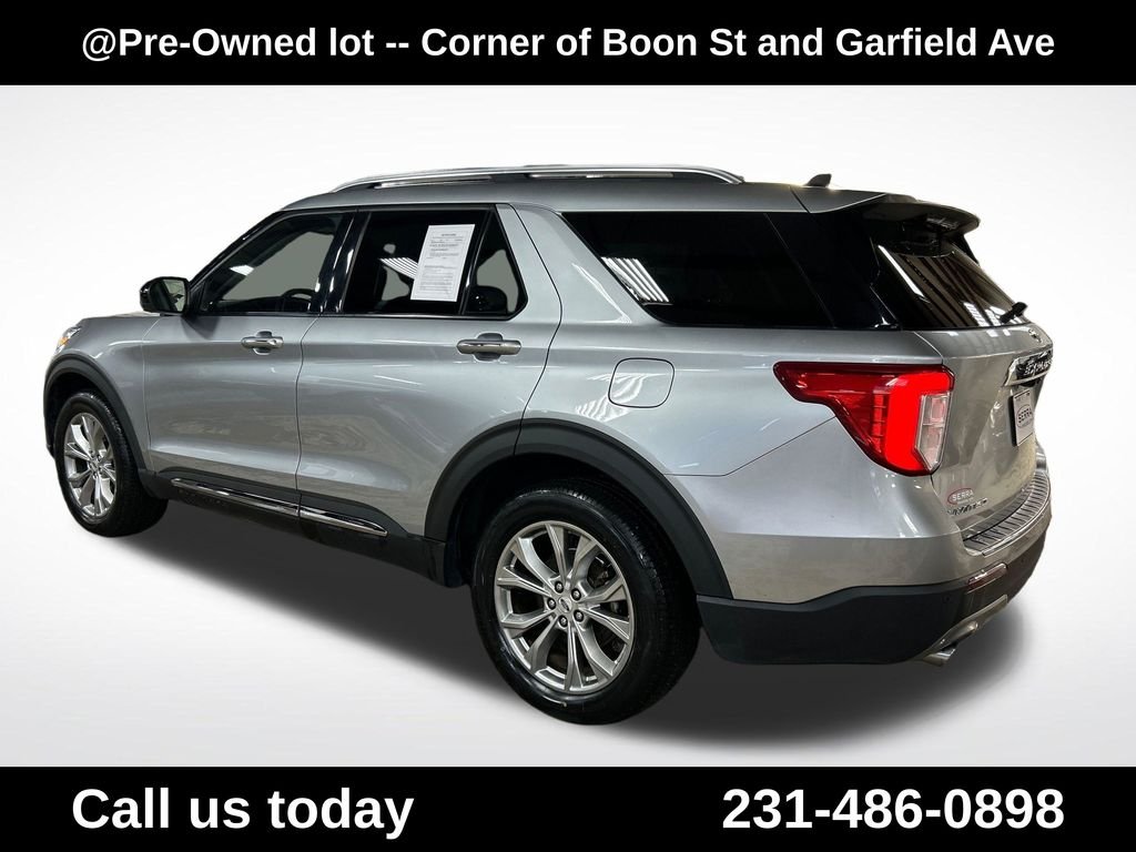 Used 2023 Silver Ford Limited image 3
