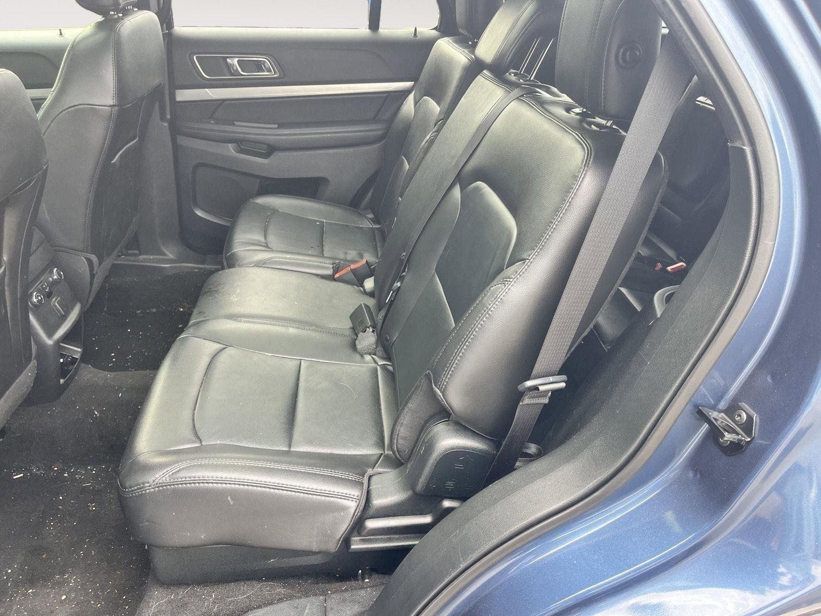 Used 2018 Blue Ford XLT image 39
