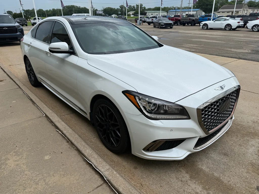 Used 2020 Uyuni White Genesis 3.8L image 3