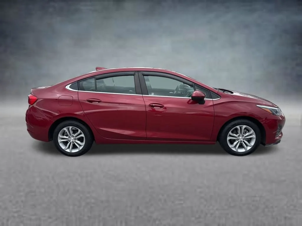 Used 2019 CAJUN RED TINTCOAT Chevrolet LT image 7