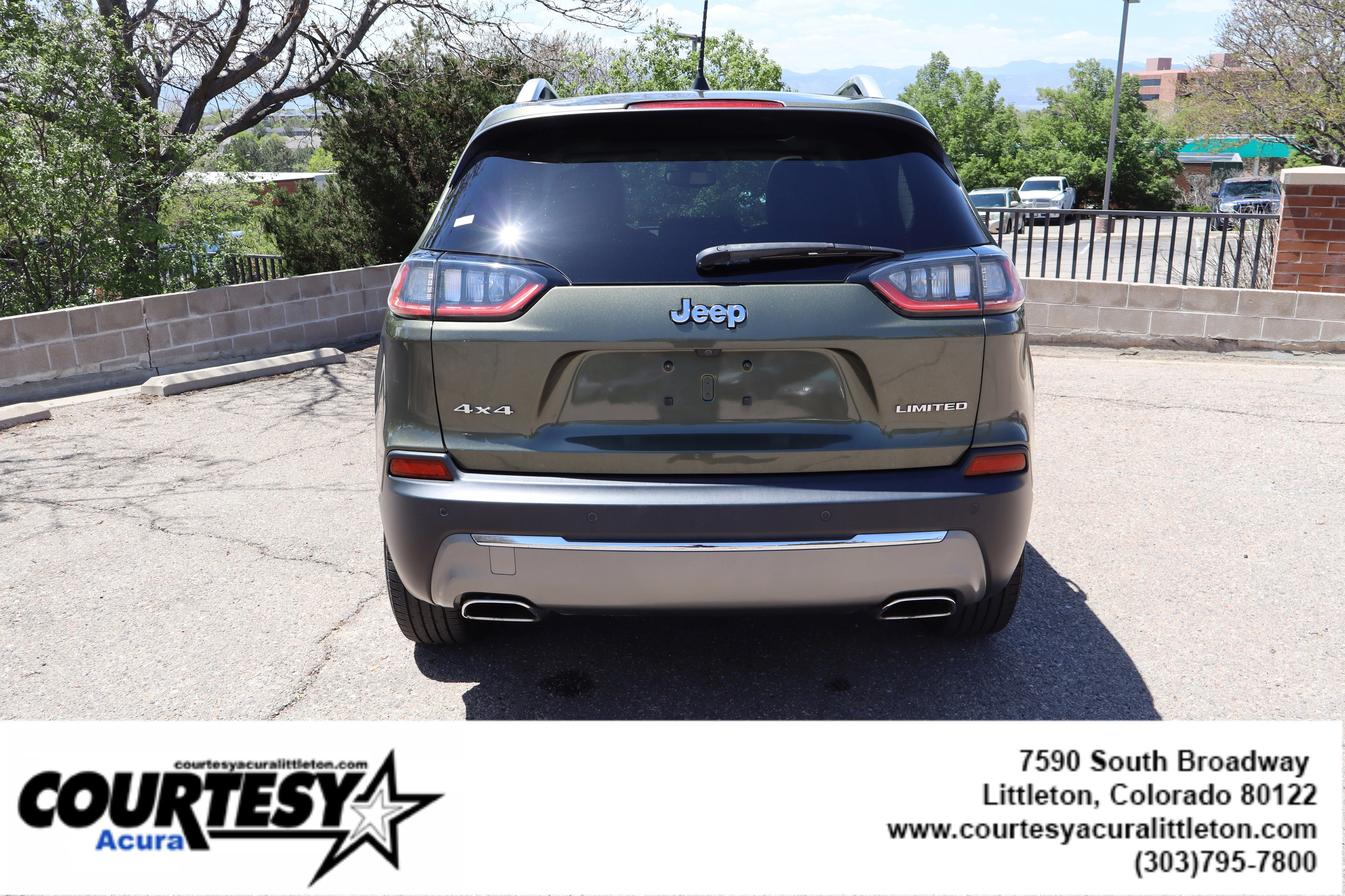 Used 2019 Olive Green Pearlcoat Jeep Limited image 5