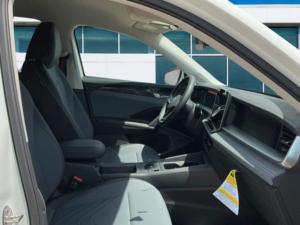 New 2026 White/off-white Volkswagen 2.0T SE image 10