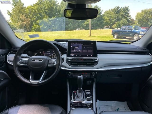 Used 2022 Velvet Jeep Limited image 10