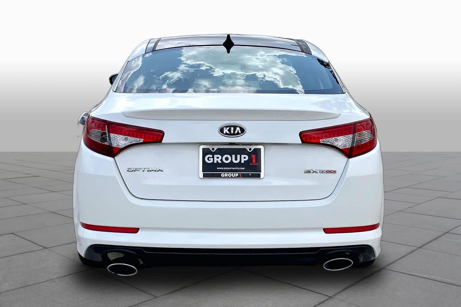 Used 2012 Snow White Pearl Kia SX image 5