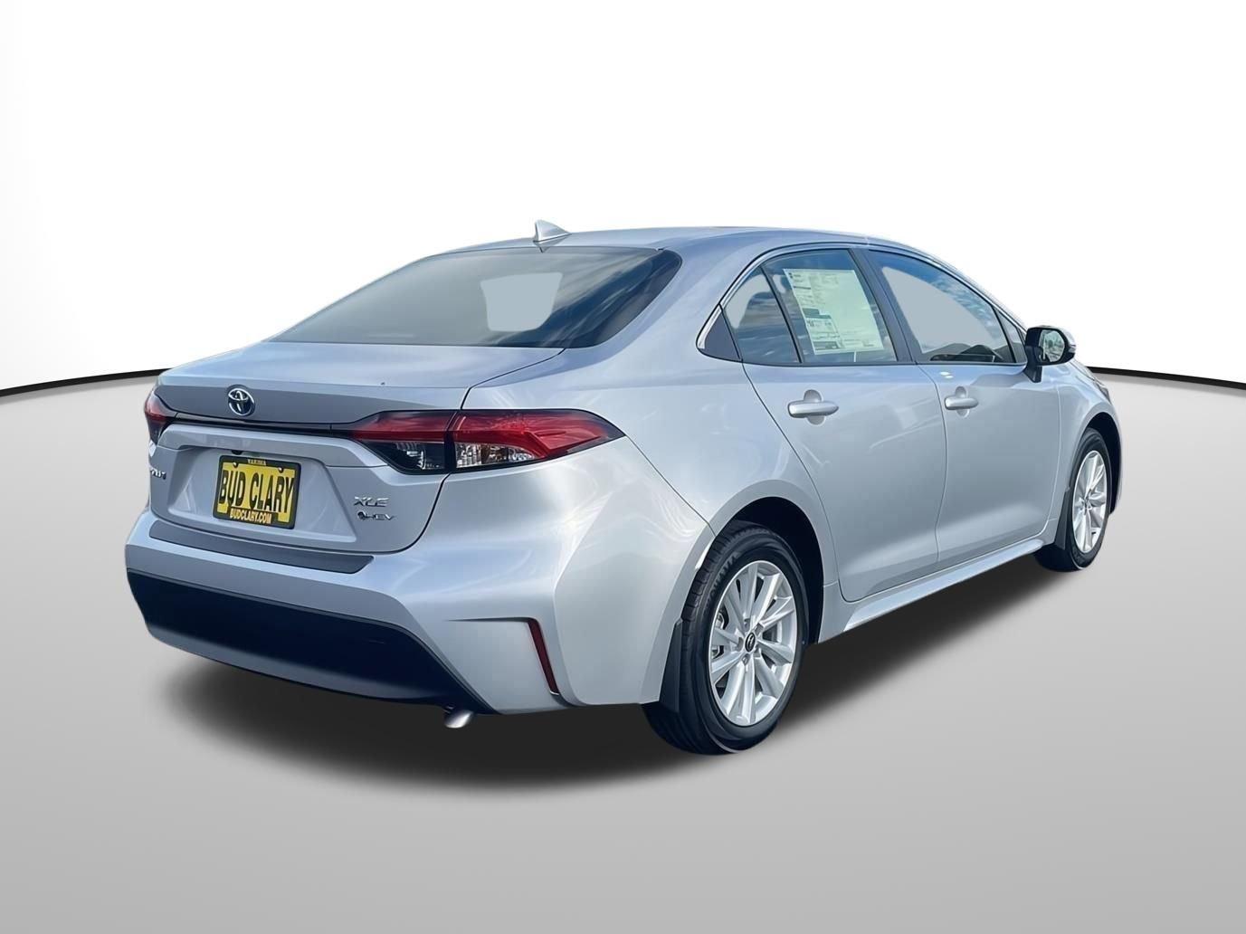2025 Toyota Corolla LE - Photo 3