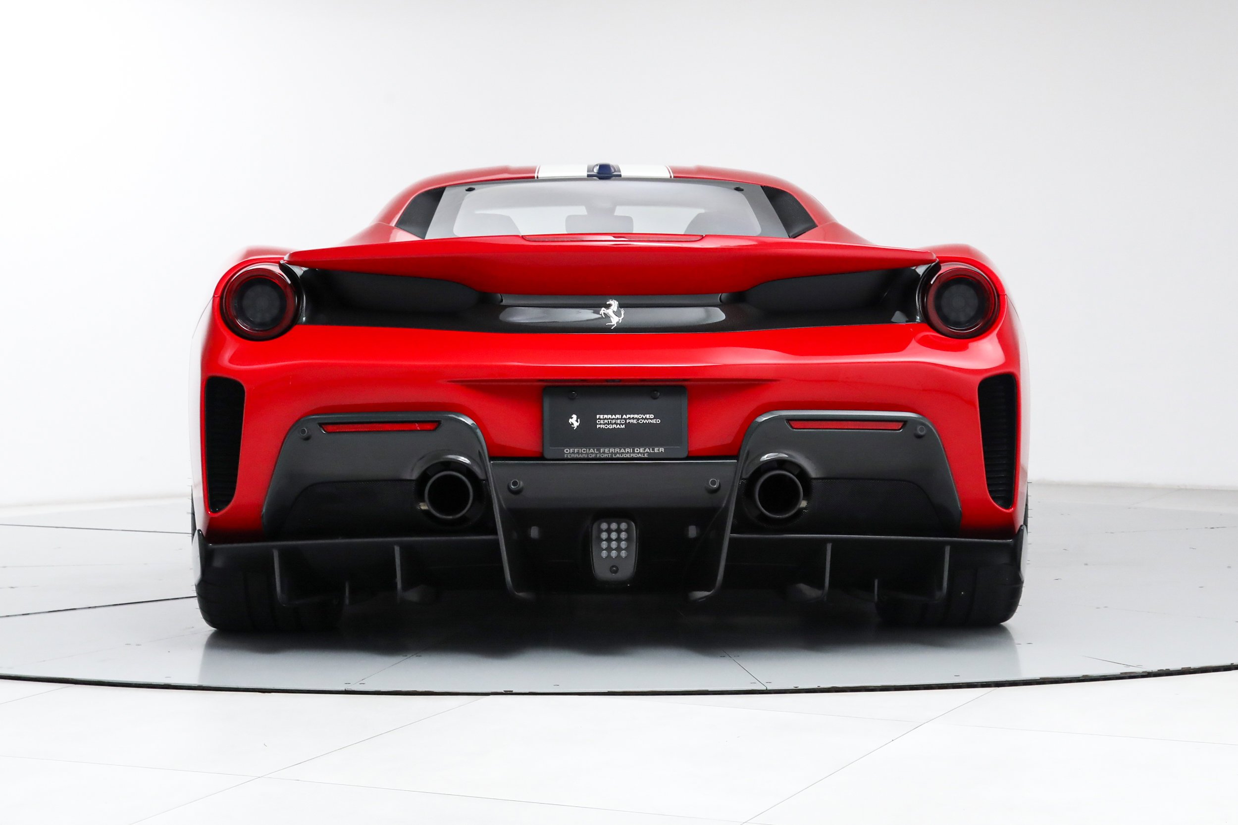Used 2020 Red Ferrari  image 33