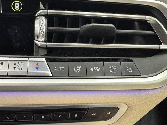 Used 2022 White BMW xDrive40i image 41