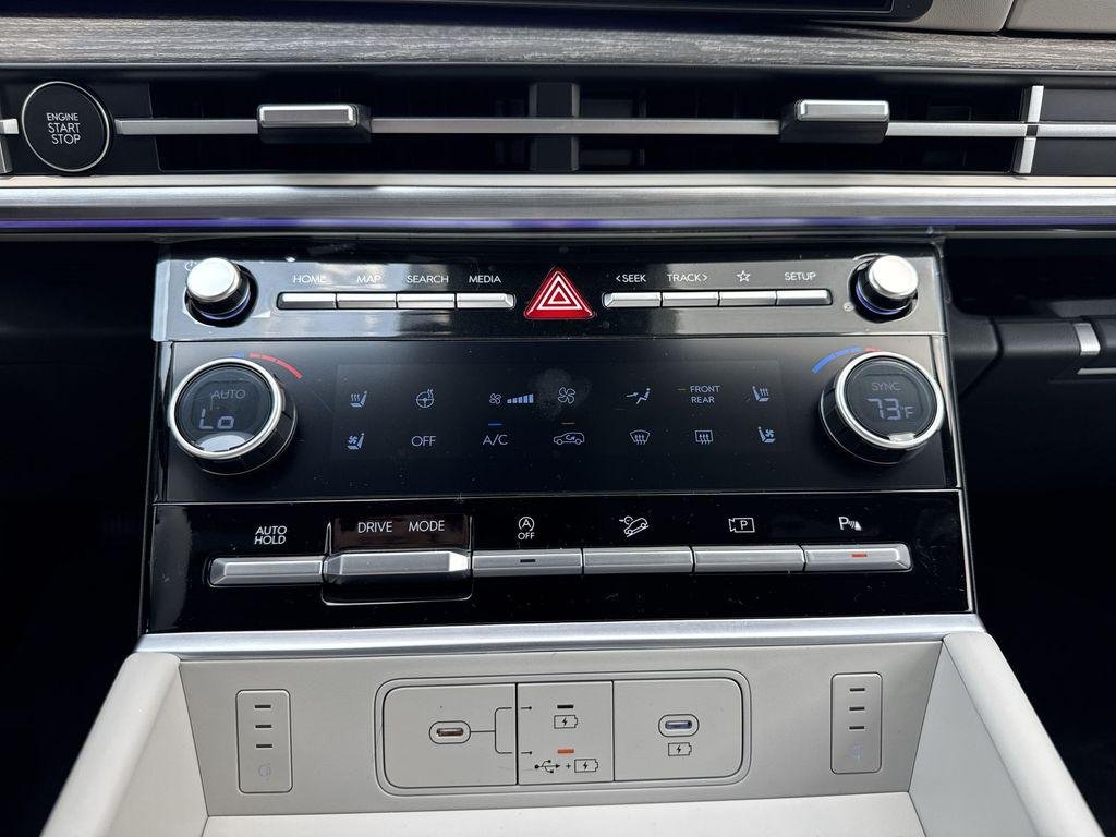 New 2026 White Hyundai Limited FWD image 17