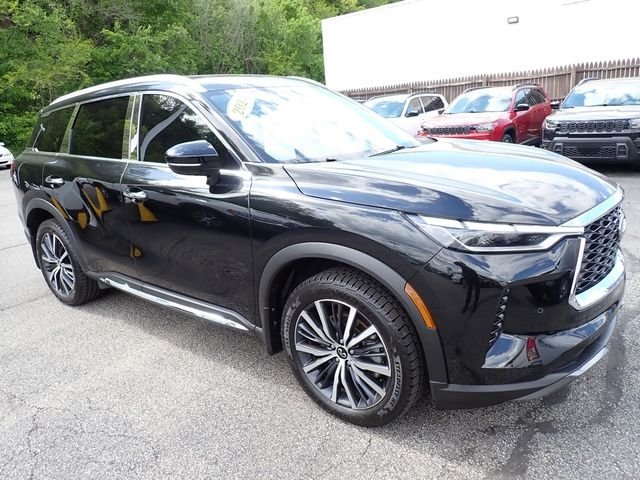 Certified Used 2024 Black INFINITI Sensory image 9