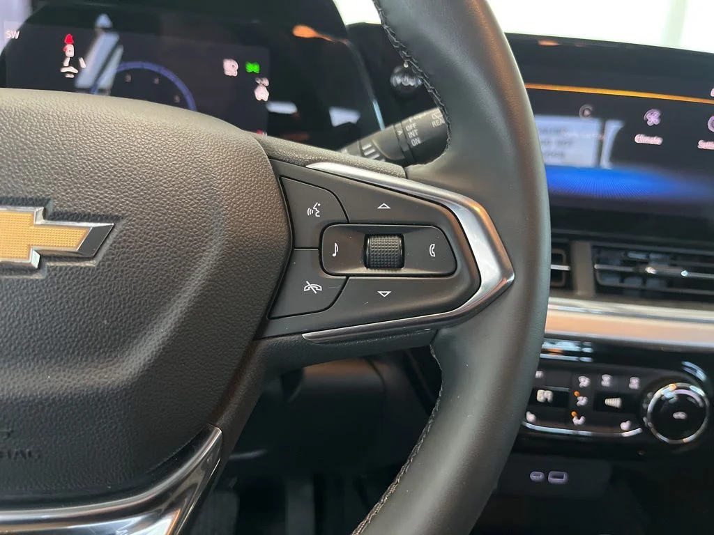 Used 2025 Red Chevrolet LT image 7