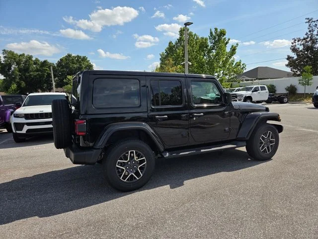 New 2026 Black Clear-Coat Exterior Paint Jeep Sahara image 13