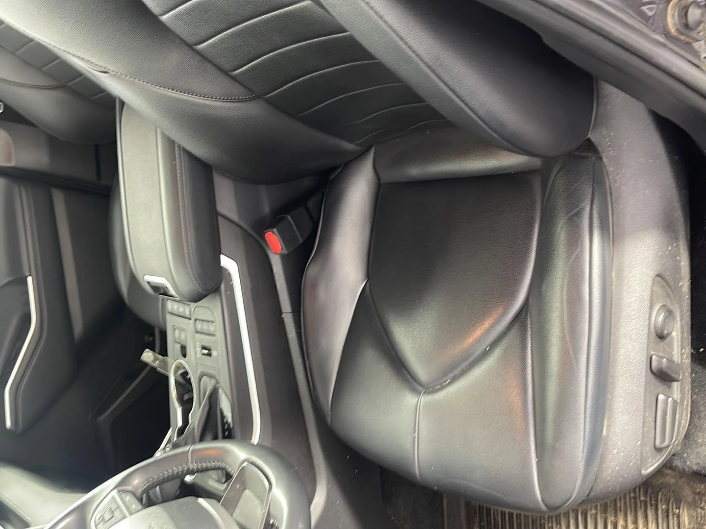 Used 2022 Magnetic Gray Metallic Toyota XLE image 13