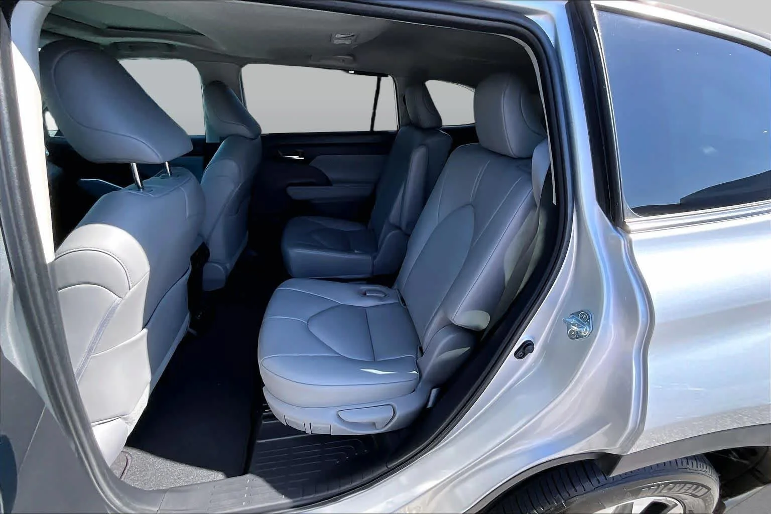 Used 2023 Celestial Silver Metallic Toyota XLE image 19