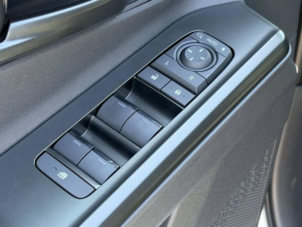 New 2026 Wind Chill Pearl Toyota XLE image 25