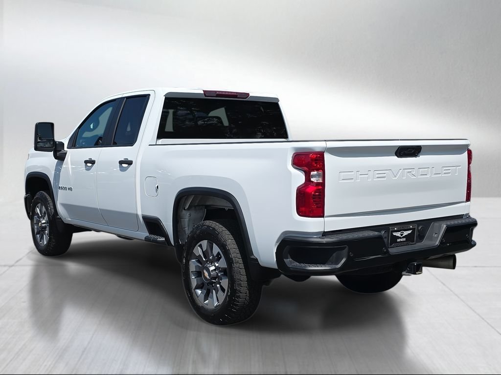Used 2025 Summit White Chevrolet Custom image 5