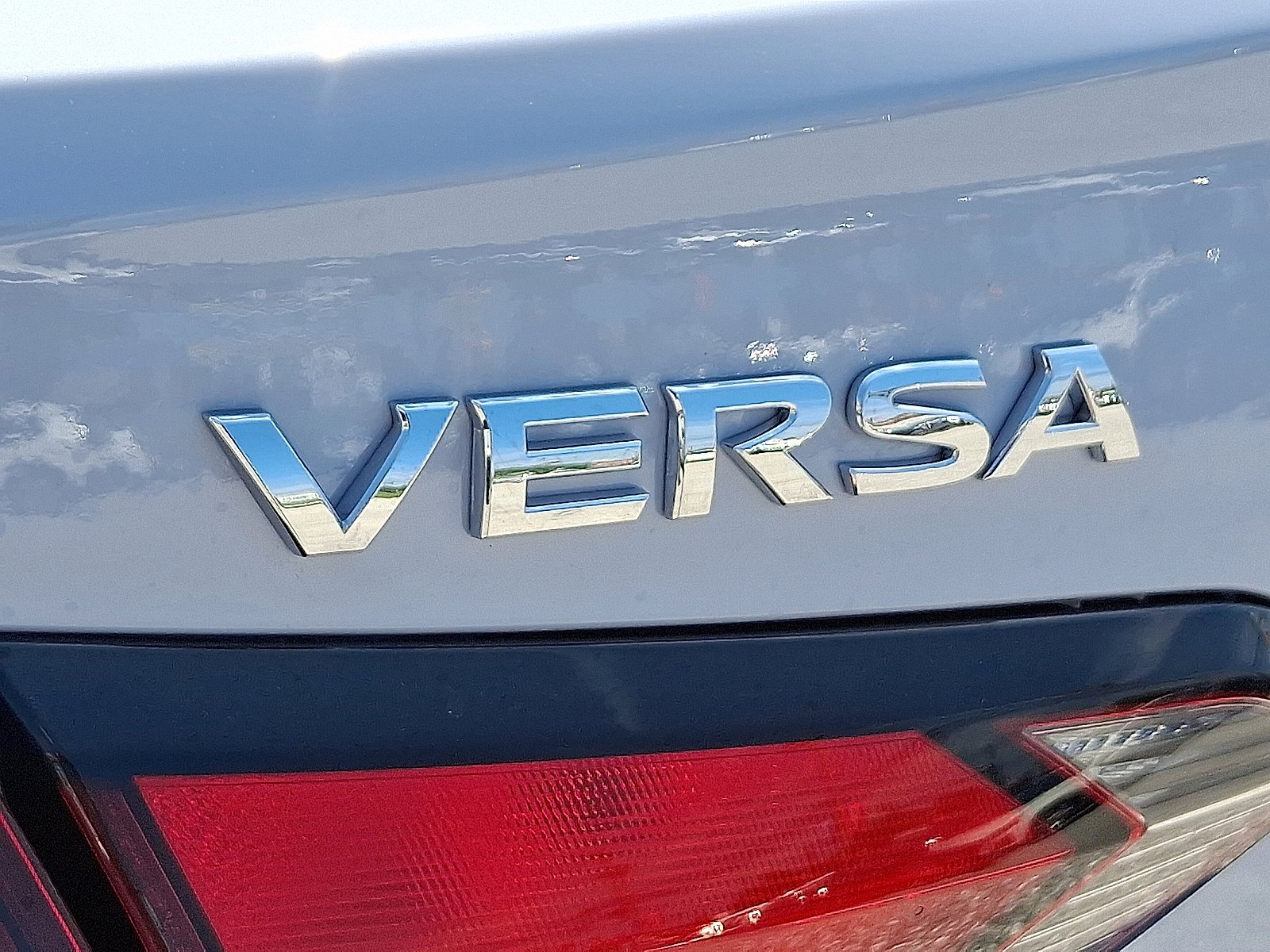 2025 Nissan Versa Sedan SV - Photo 6